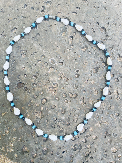 da Hawaiian Store Natural Shell and Bead Choker Necklace